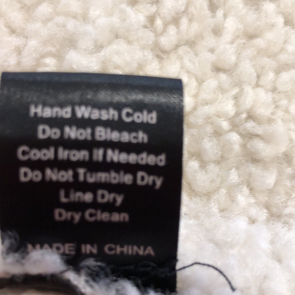 POL Sherpa long vest with side pockets.  Size S - Picture 9 of 9